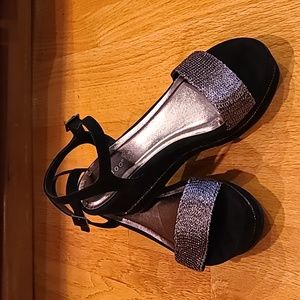 CLEARANCE NIB Bamboo Joya Strappy Platform Sandals